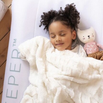 JetKids by Stokke Travel bundle: BedBox + CloudSleeper Golden Olive – Ride-On Suitcases - Cocun
