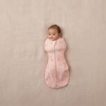 ergoPouch 1.0 TOG 3-6 Months Organic All Year Cocoon Swaddle Sleeping Bag Daisies – Sleeping Bags - Cocun