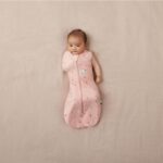ergoPouch 1.0 TOG 3-6 Months Organic All Year Cocoon Swaddle Sleeping Bag Daisies – Sleeping Bags - Cocun